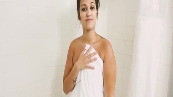 Blackmailing my showering stepsis